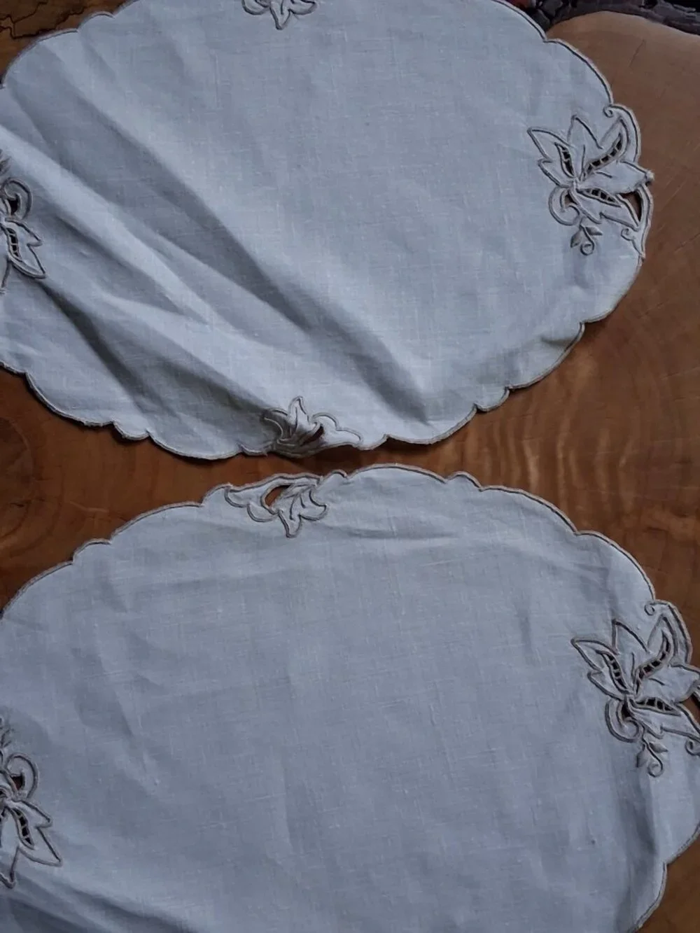 Vintage  Doily & Dresser Scarf Set – 5 Pc Mixed Sizes